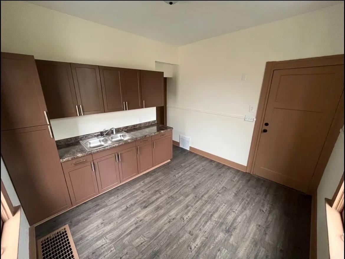 1422 N 26th St - Photo 2 of 30