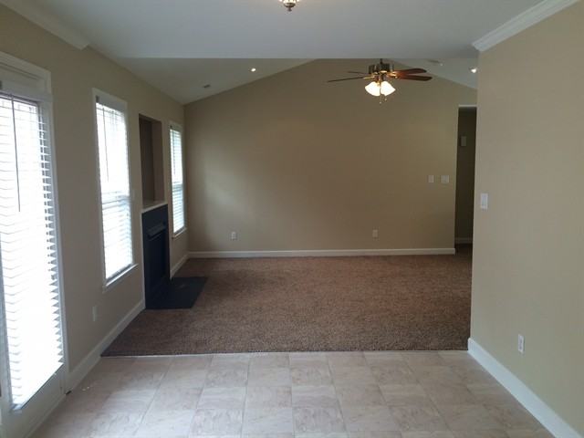 230 Summit Dr - Photo 3 of 8