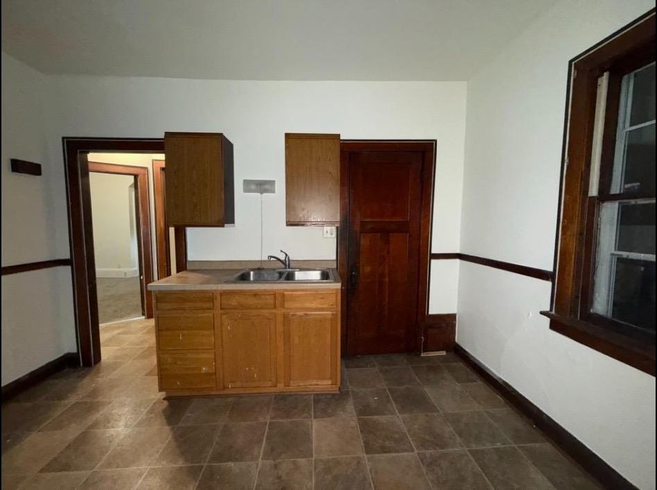 2767 N 40th St - Photo 6 of 10