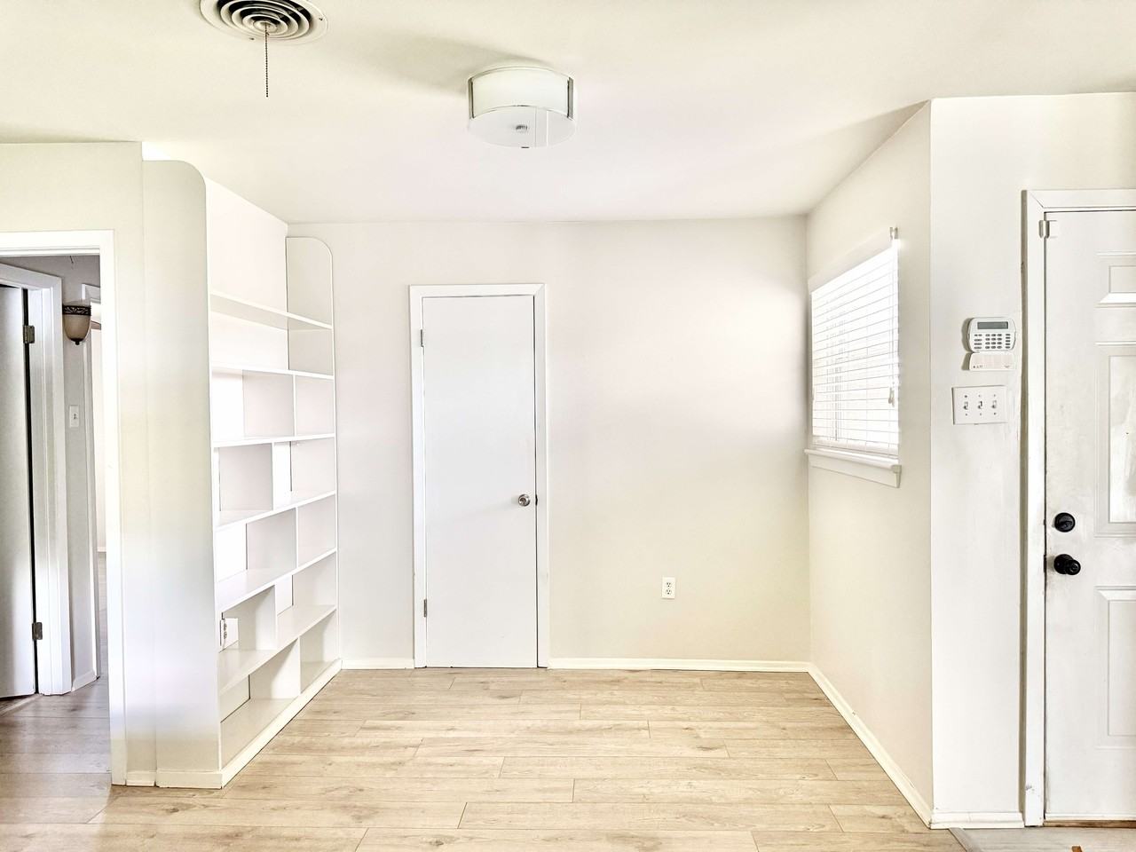 6967 Menlo Dr #1 - Photo 4 of 14
