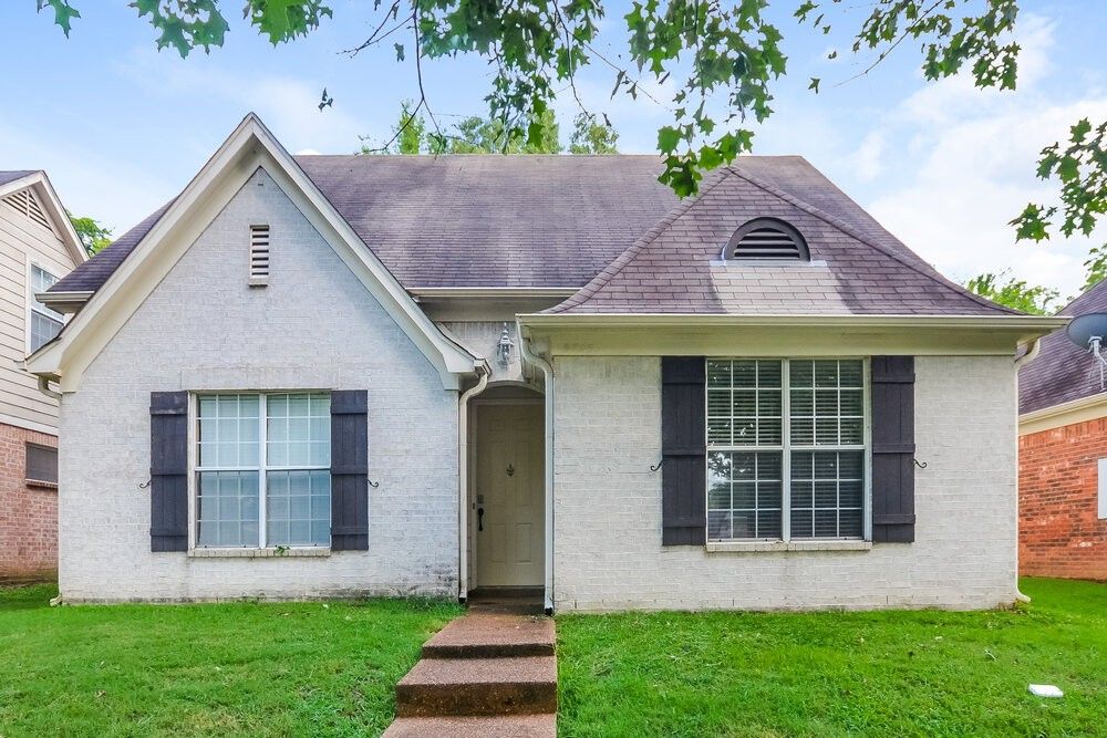 8725 Macon Rd