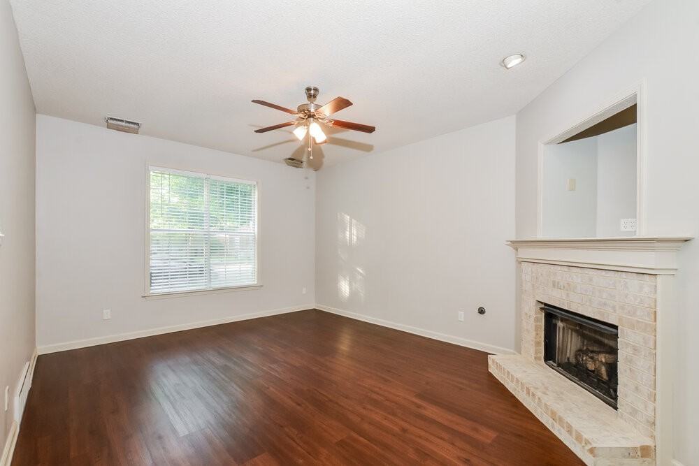 8725 Macon Rd - Photo 5 of 17