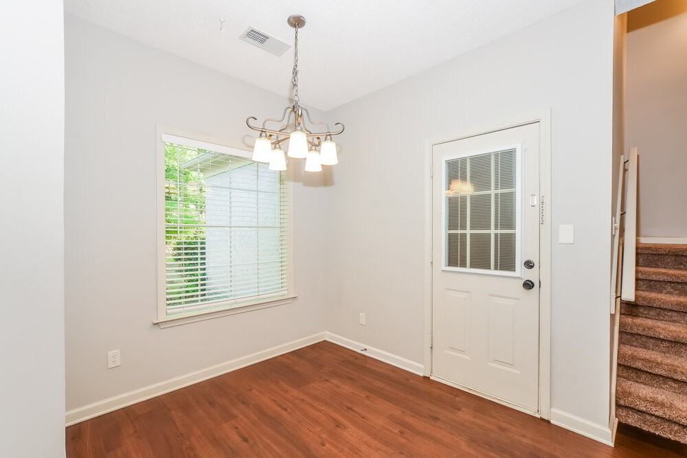 8725 Macon Rd - Photo 6 of 17