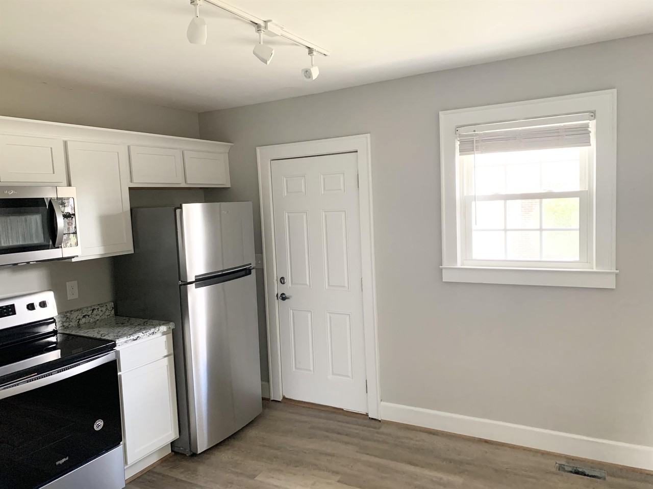 105 N Howell St #1 - Photo 3 of 15