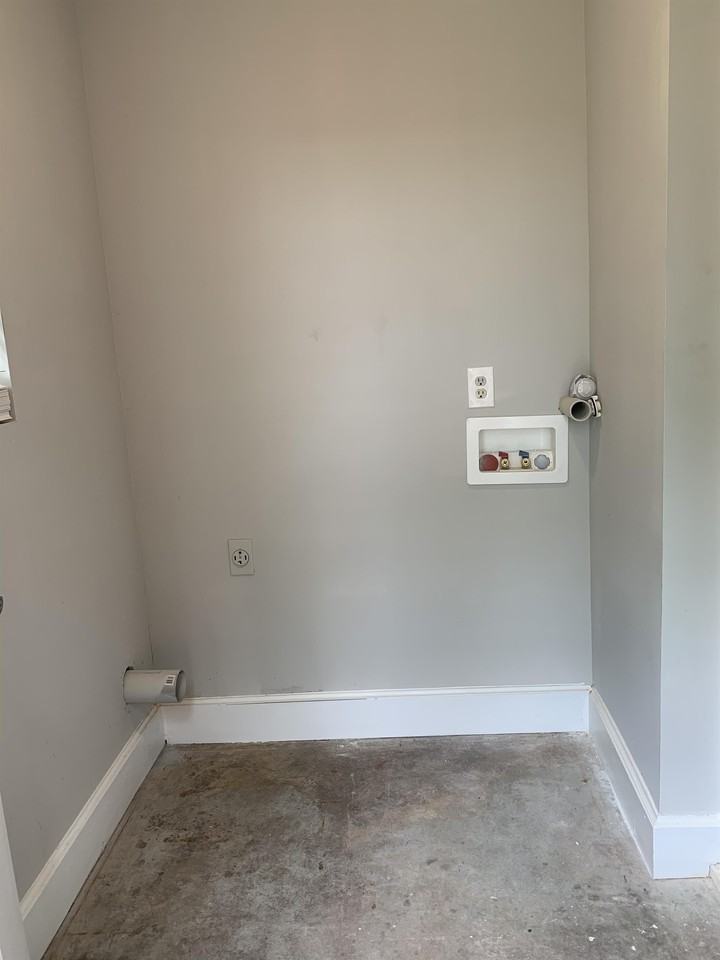 105 N Howell St #1 - Photo 5 of 15