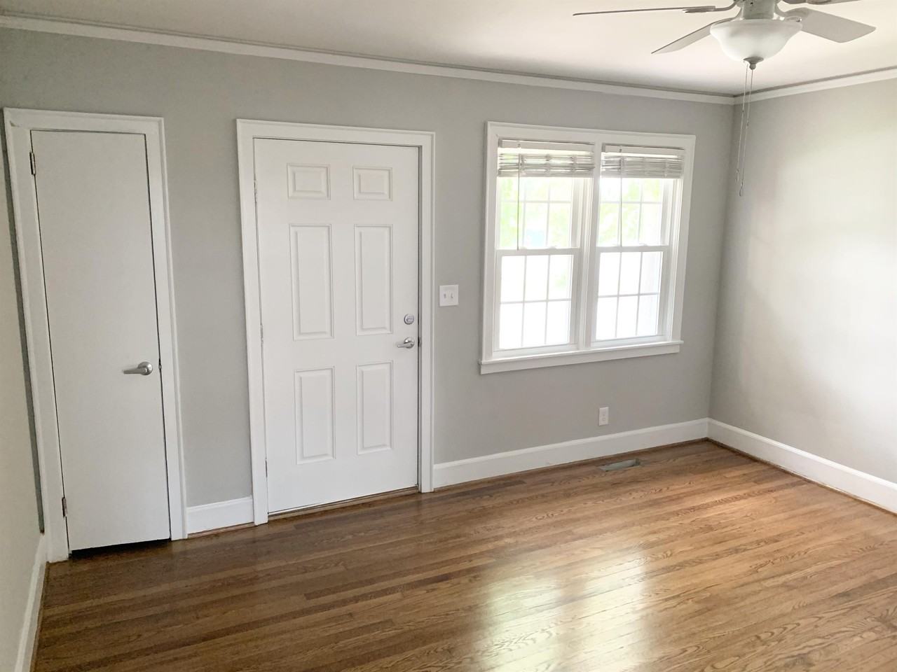 105 N Howell St #1 - Photo 7 of 15