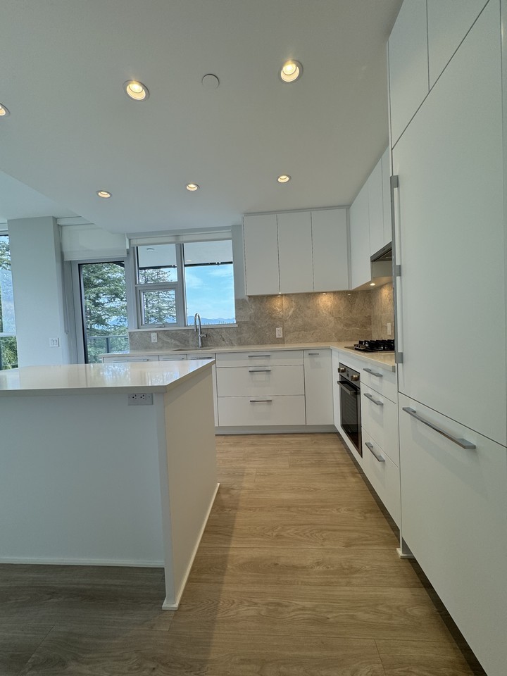 West Wind 908 - Photo 3 of 14