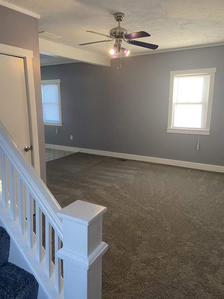 210 W Palmer Ave #1 - Photo 2 of 11