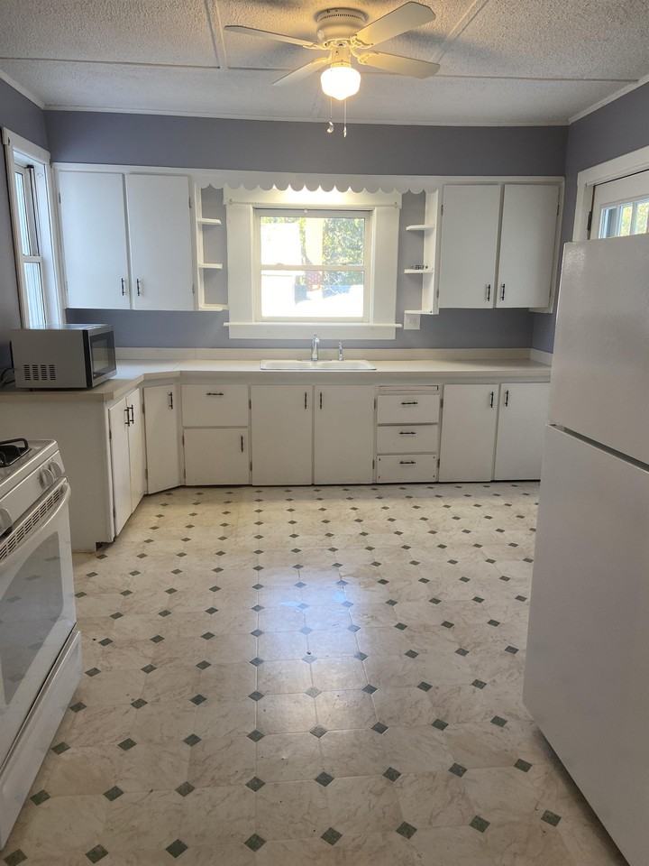 210 W Palmer Ave #1 - Photo 4 of 11