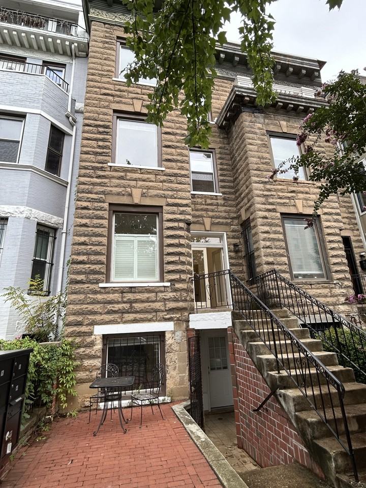 1439 Girard St Nw #3