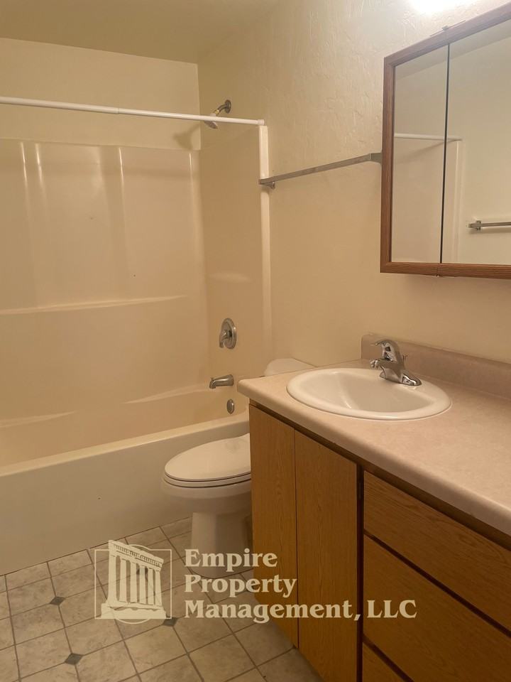 1910 Taft St #1 - Photo 7 of 16