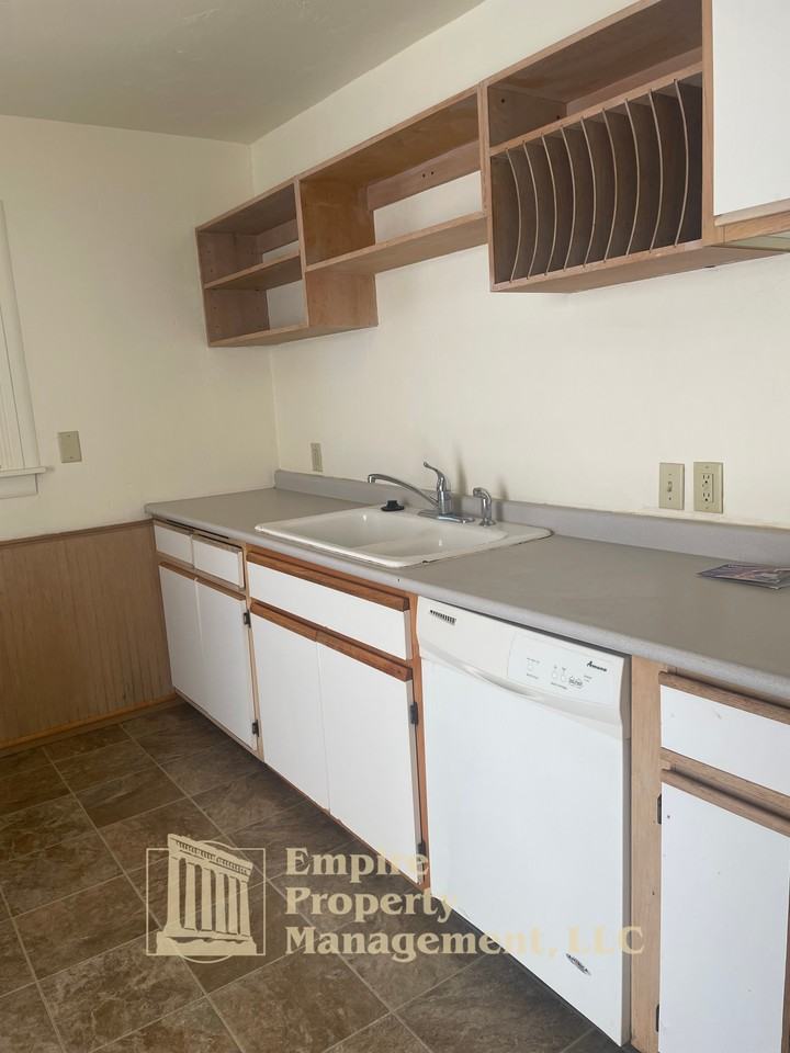 2025 Devos St #1 - Photo 5 of 14