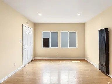 568 Alhambra St #1 - Photo 5 of 20