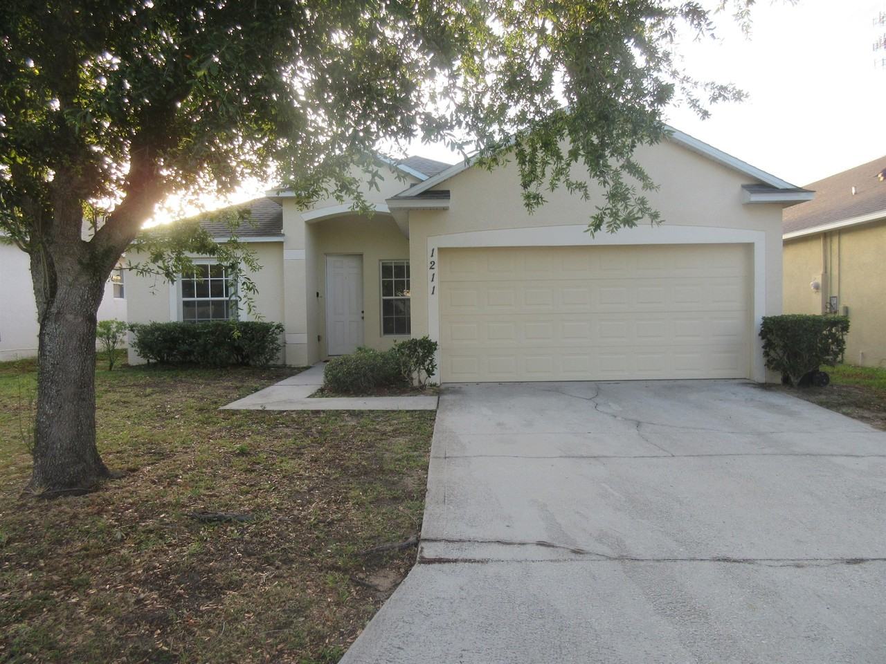 1211 Knollwood Dr - Photo 2 of 20