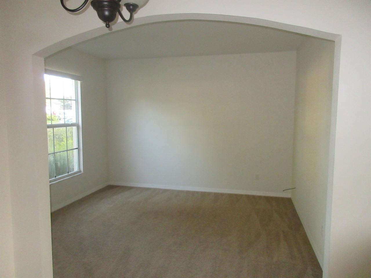 1211 Knollwood Dr - Photo 5 of 20