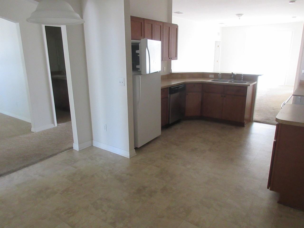1211 Knollwood Dr - Photo 6 of 20