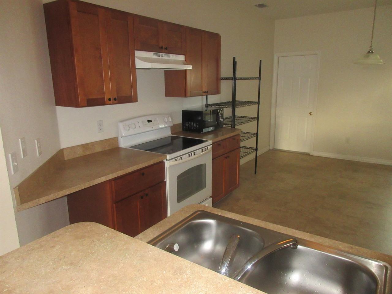 1211 Knollwood Dr - Photo 7 of 20