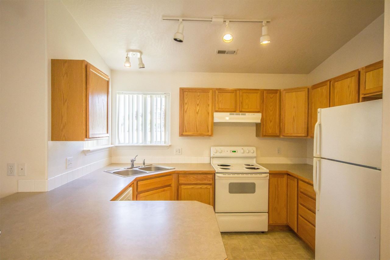 7765 N Abercrombie Ct #1 - Photo 4 of 12