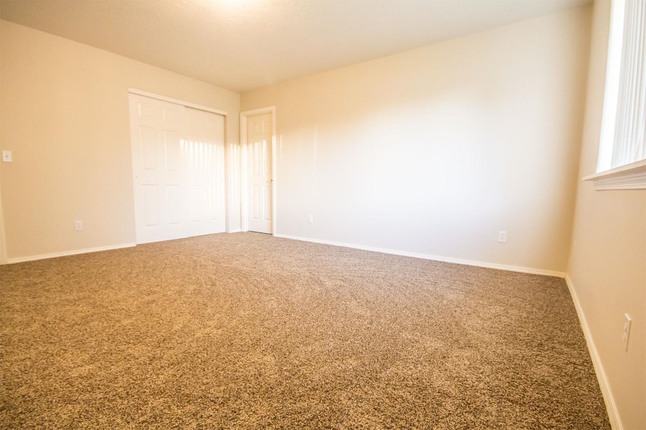7765 N Abercrombie Ct #1 - Photo 6 of 12