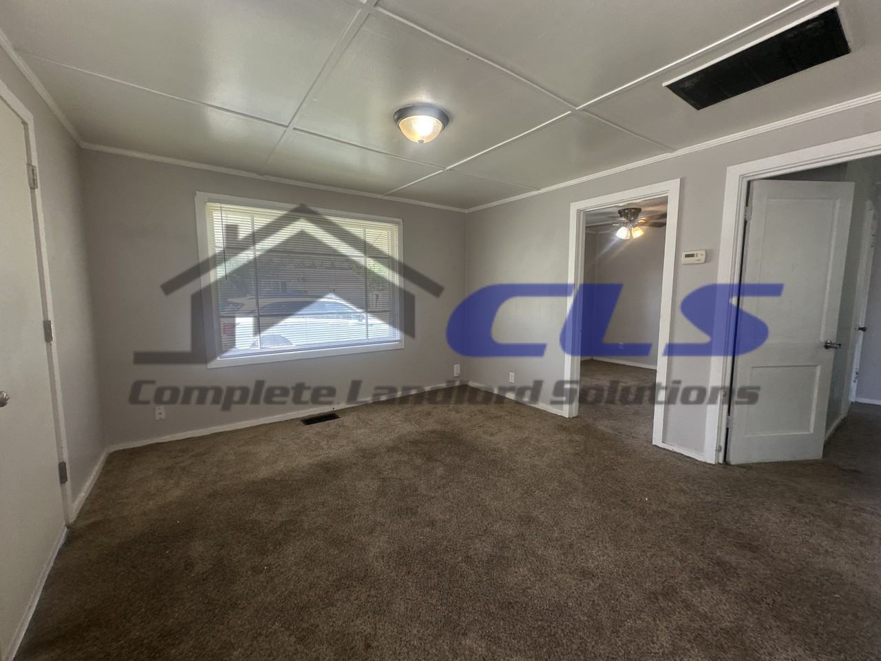 916 Kussner St #916 - Photo 2 of 8