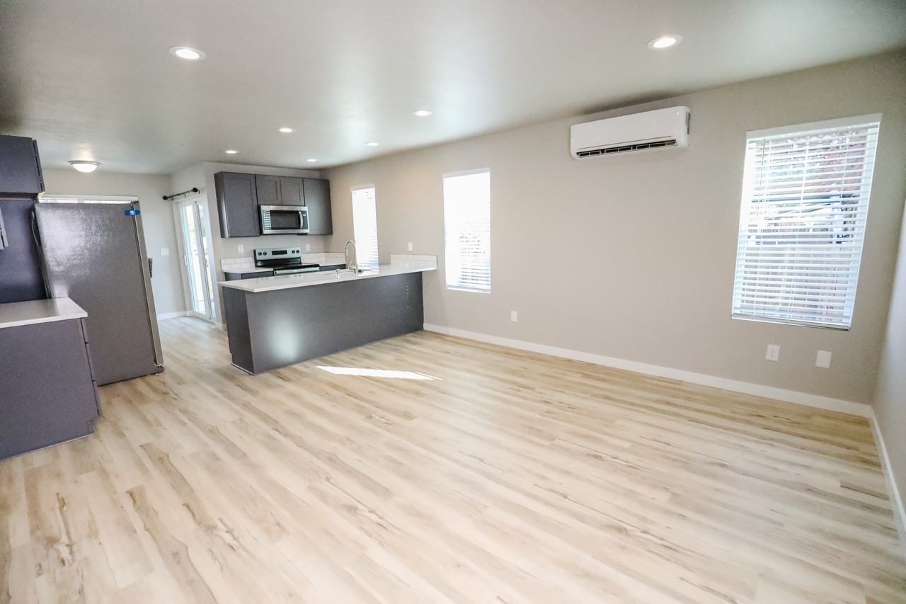 1107 E Decatur Ave #1 - Photo 2 of 37