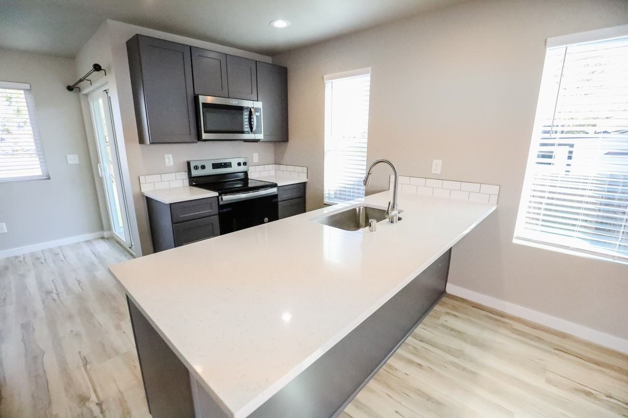 1107 E Decatur Ave #1 - Photo 5 of 37