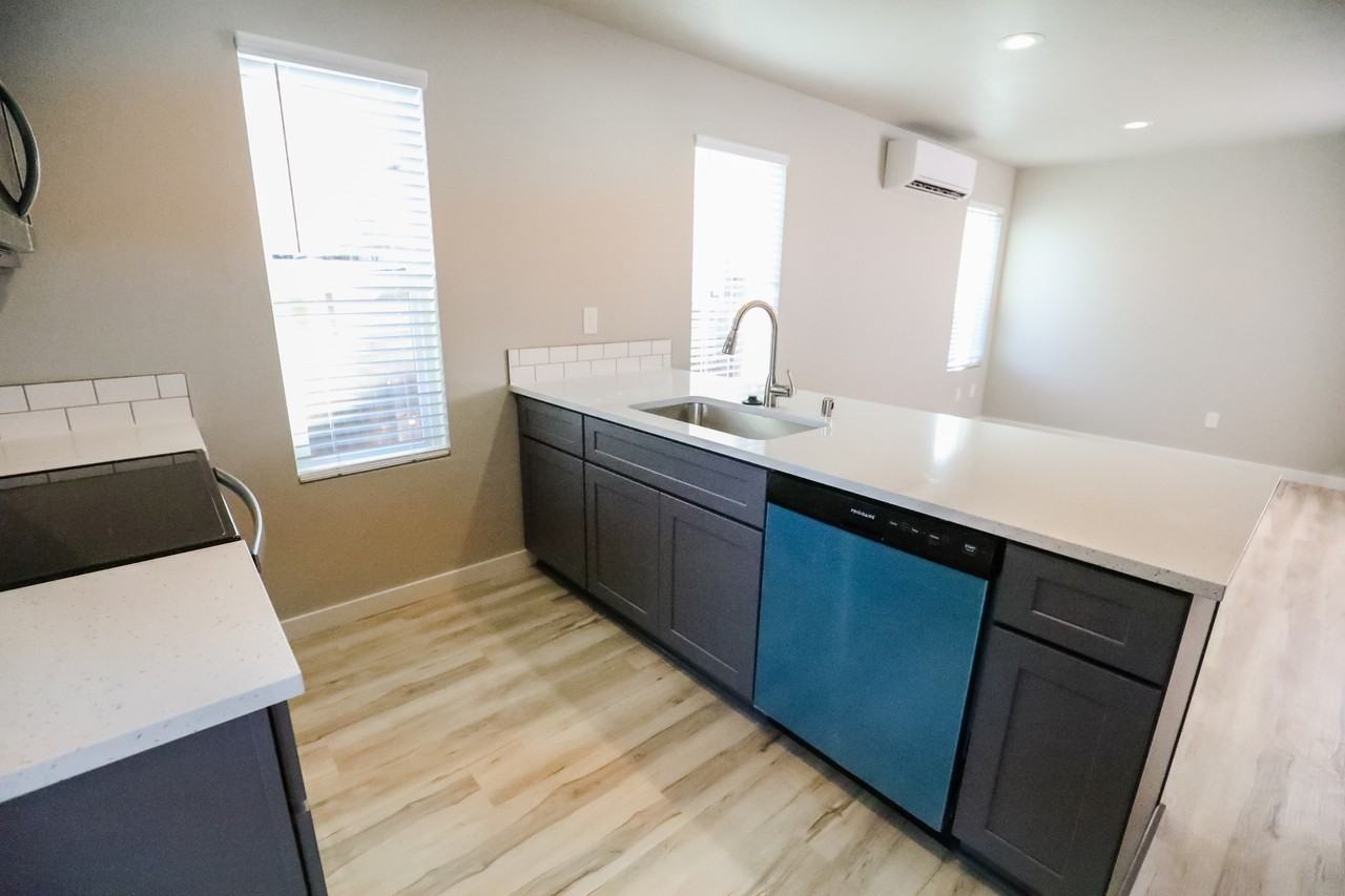 1107 E Decatur Ave #1 - Photo 6 of 37