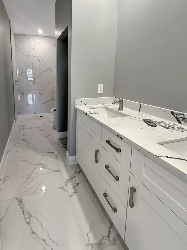 5325 27th St Sw #1 - Photo 5 of 9
