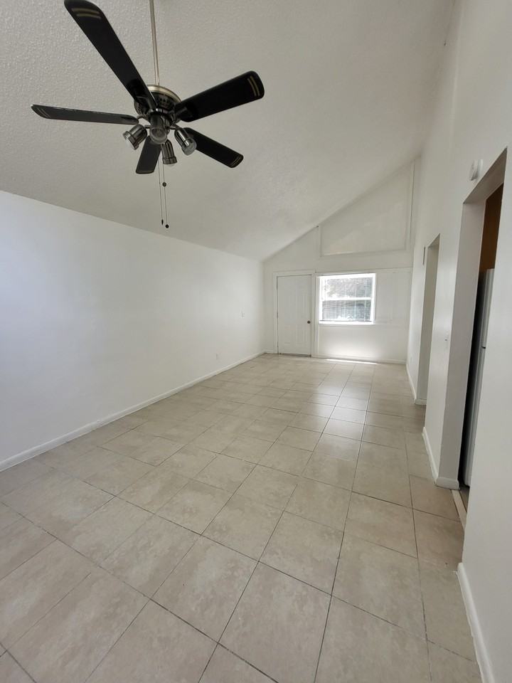 8230 San Jose Manor Dr E #3 - Photo 4 of 12