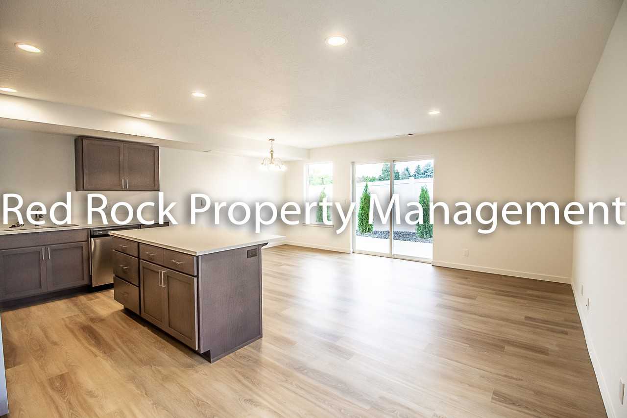 1412 N Michigan Ln #1 - Photo 5 of 19