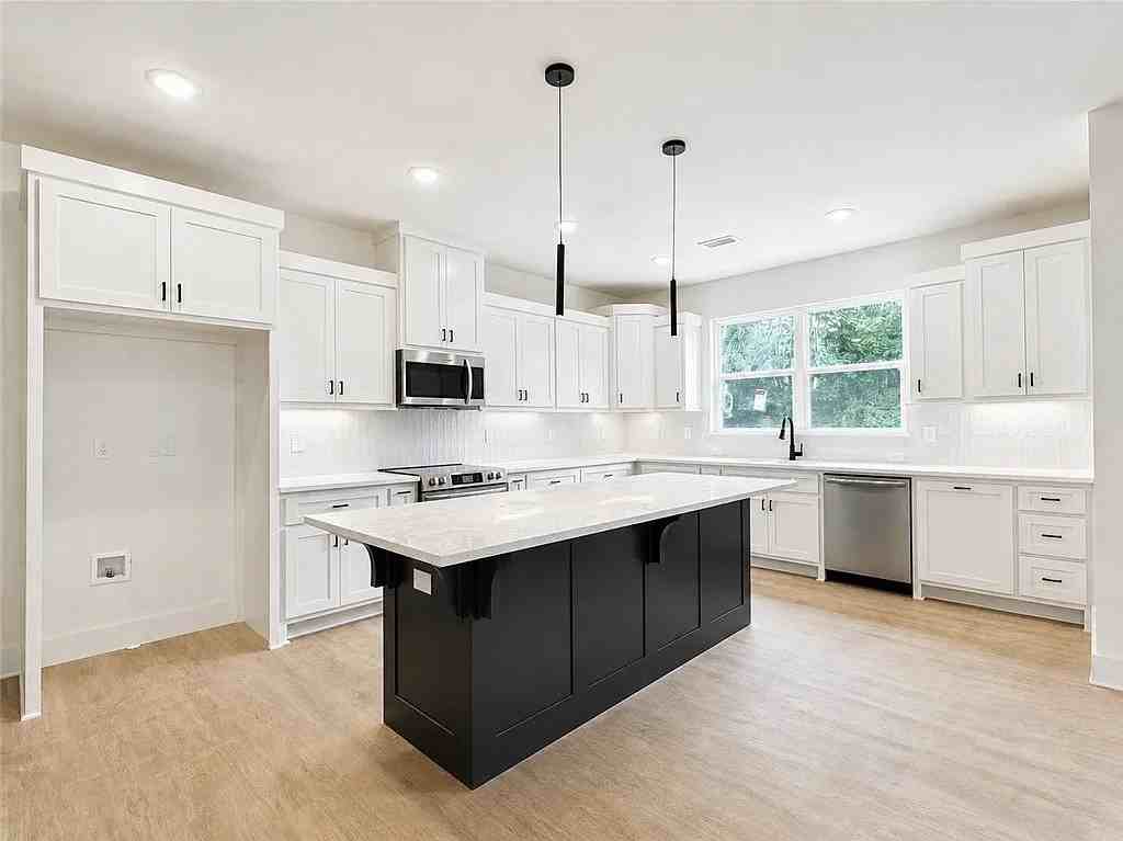 68 Kirkwall Dr #1 - Photo 3 of 14