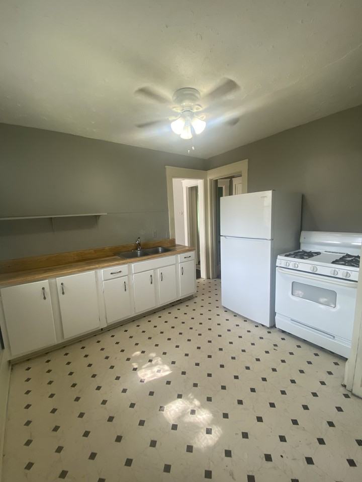 372-374 Lake View Pk - 374 UP #374UP - Photo 3 of 11