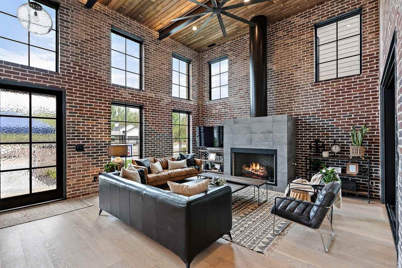 2526 W Rustic Forge St #1 - Photo 7 of 42