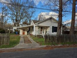 featured image of 517 Chopin St #1