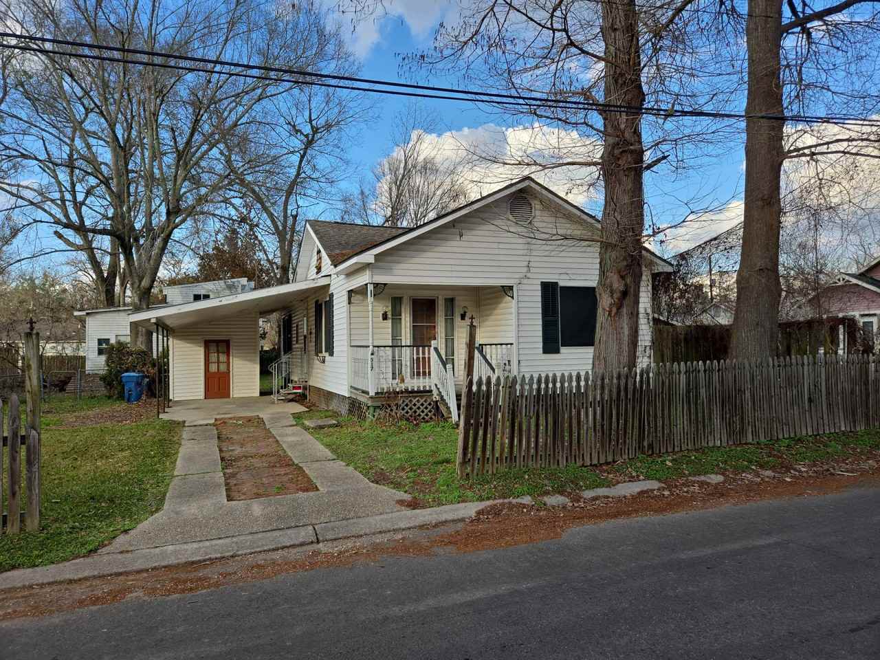 517 Chopin St #1 - Photo 2 of 10