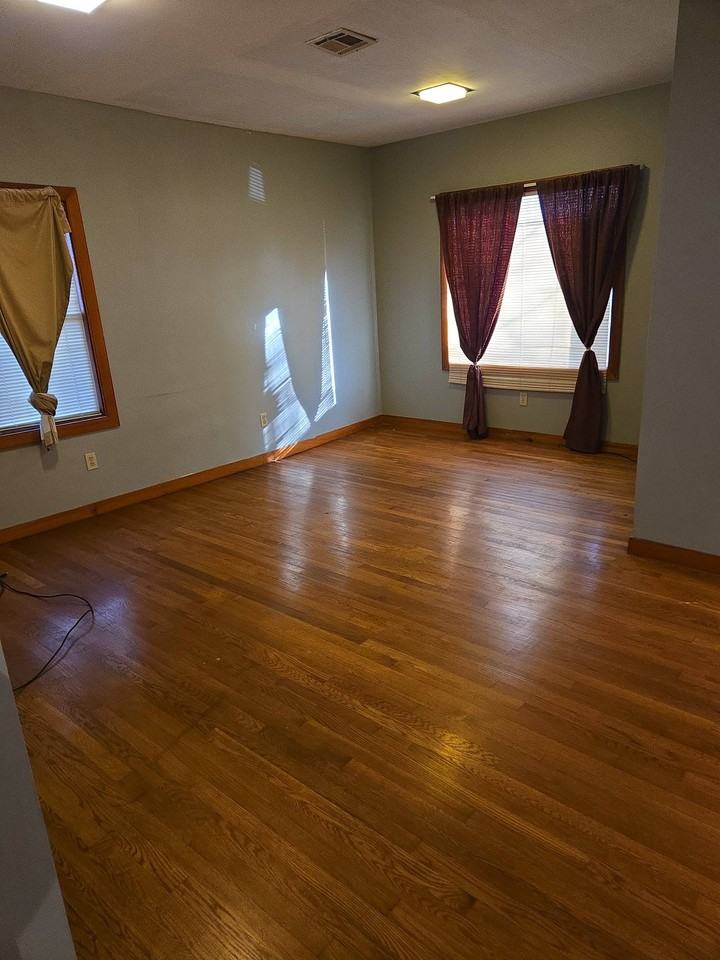 517 Chopin St #1 - Photo 4 of 10