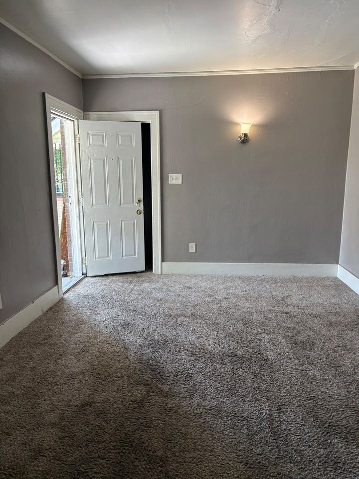 14249 Cloverlawn St #1 - Photo 3 of 9