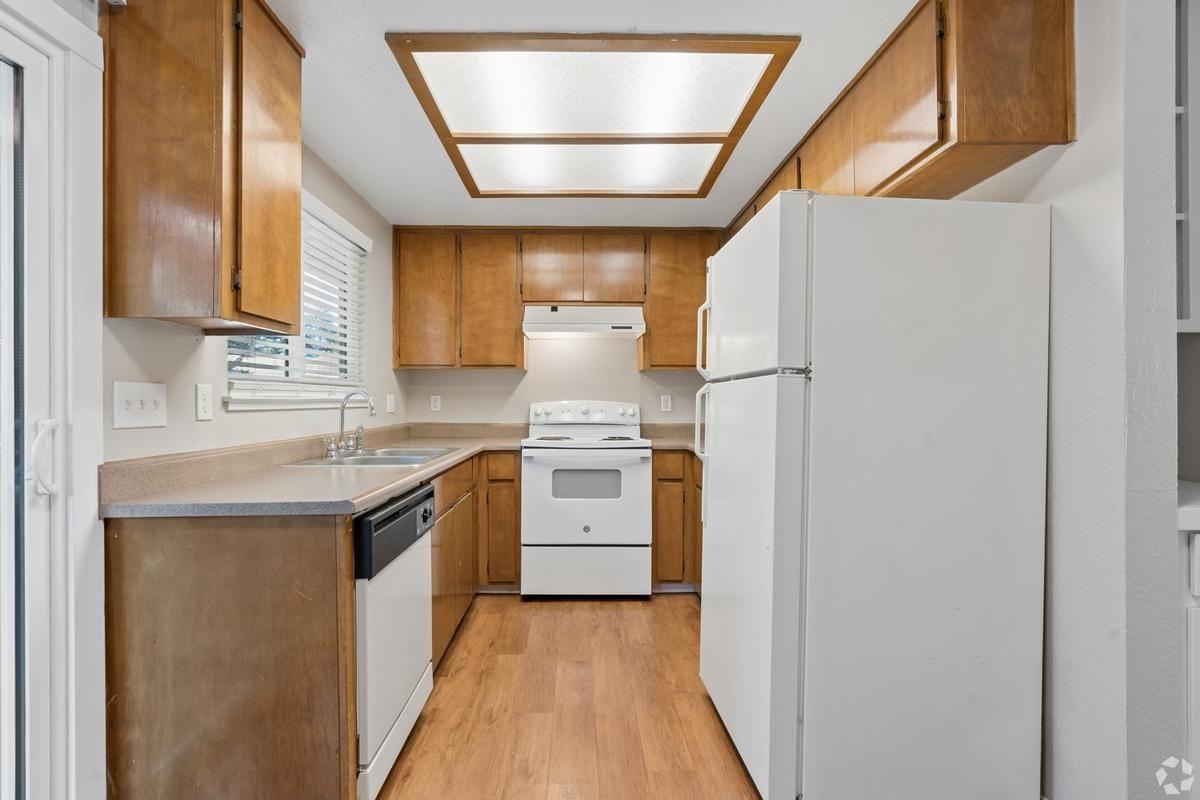 275 E Minnesota Ave - Photo 5 of 20