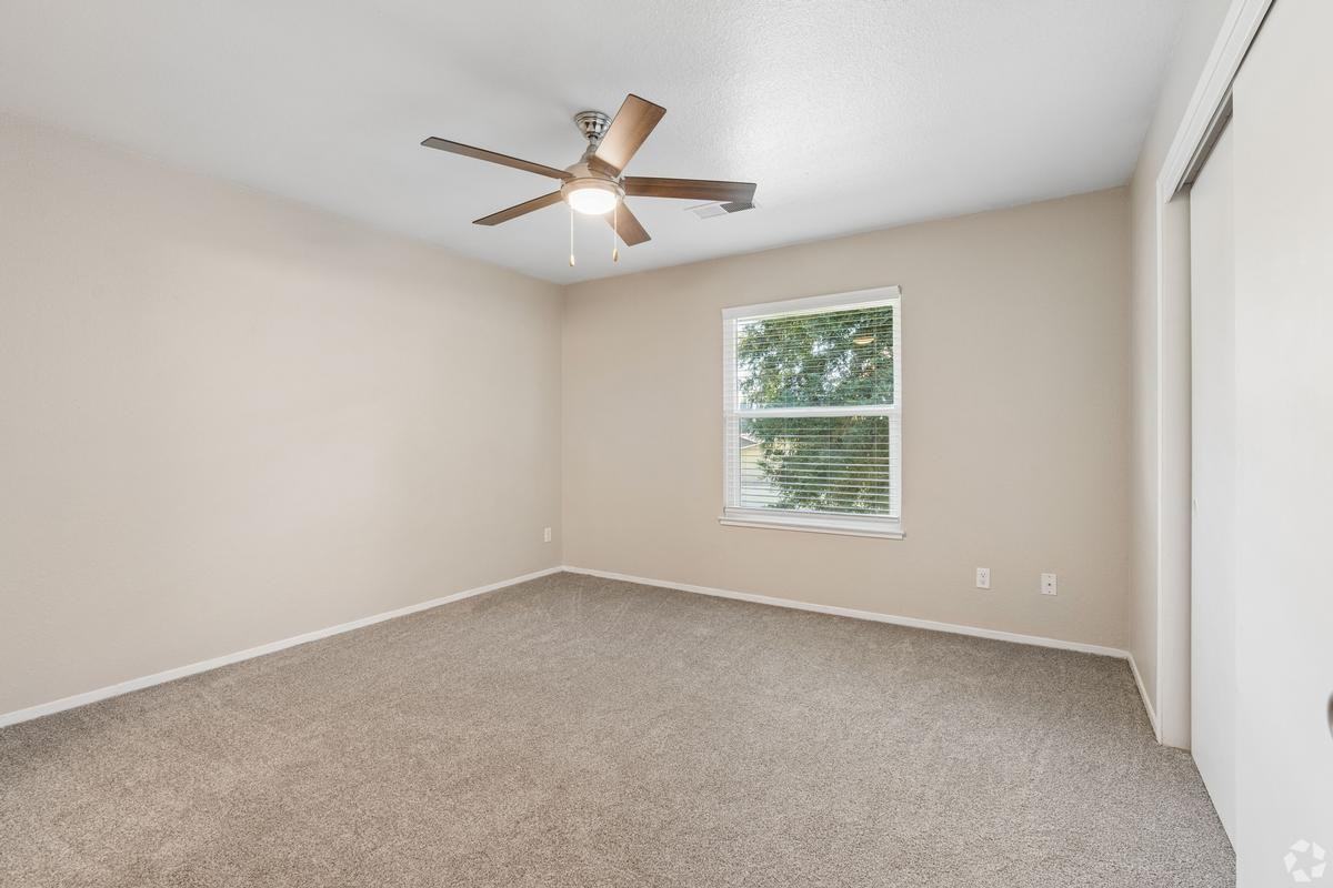 275 E Minnesota Ave - Photo 6 of 20