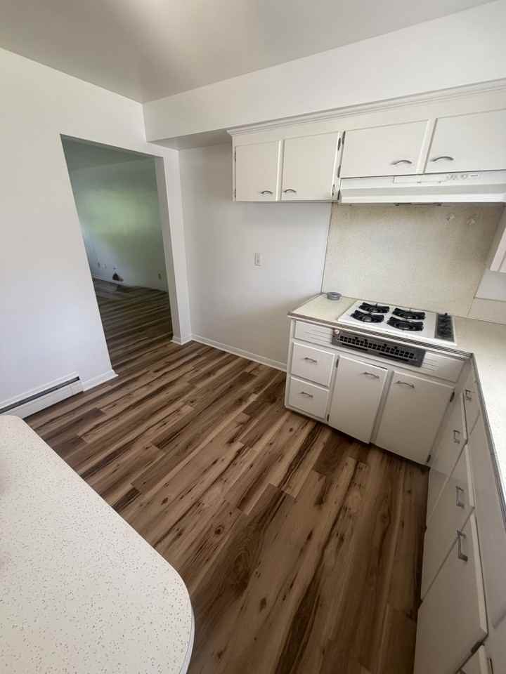 112 Brewer Dr #3 - Photo 4 of 17