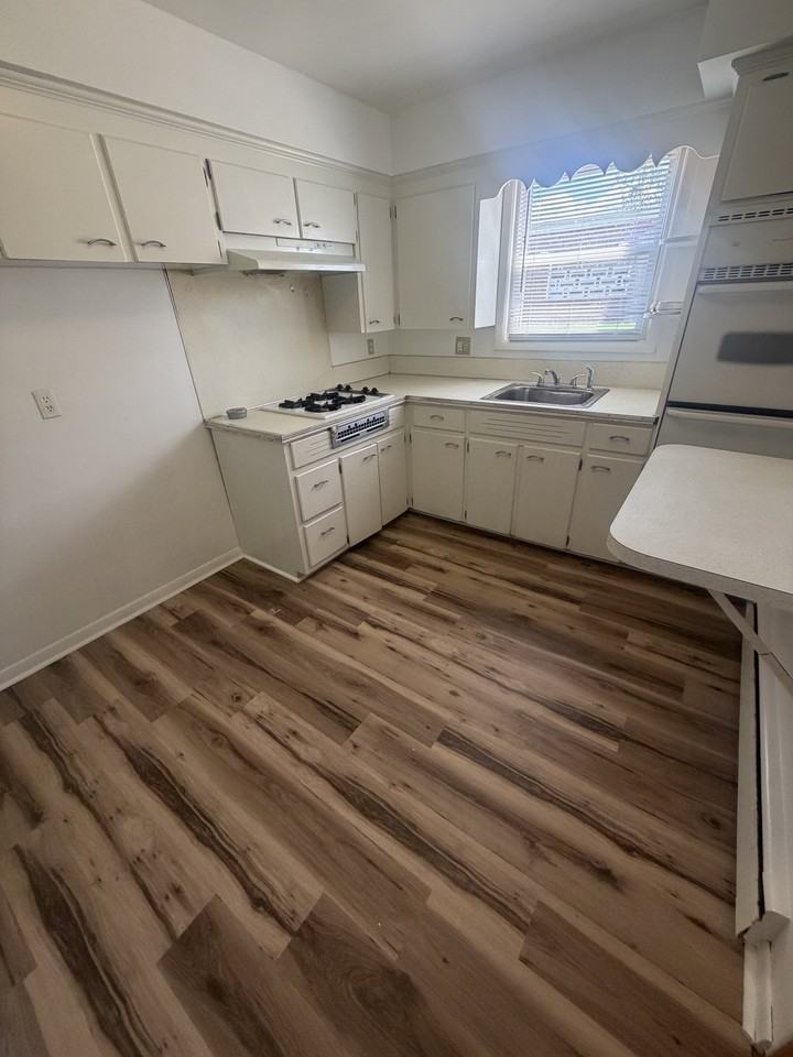 112 Brewer Dr #3 - Photo 6 of 17