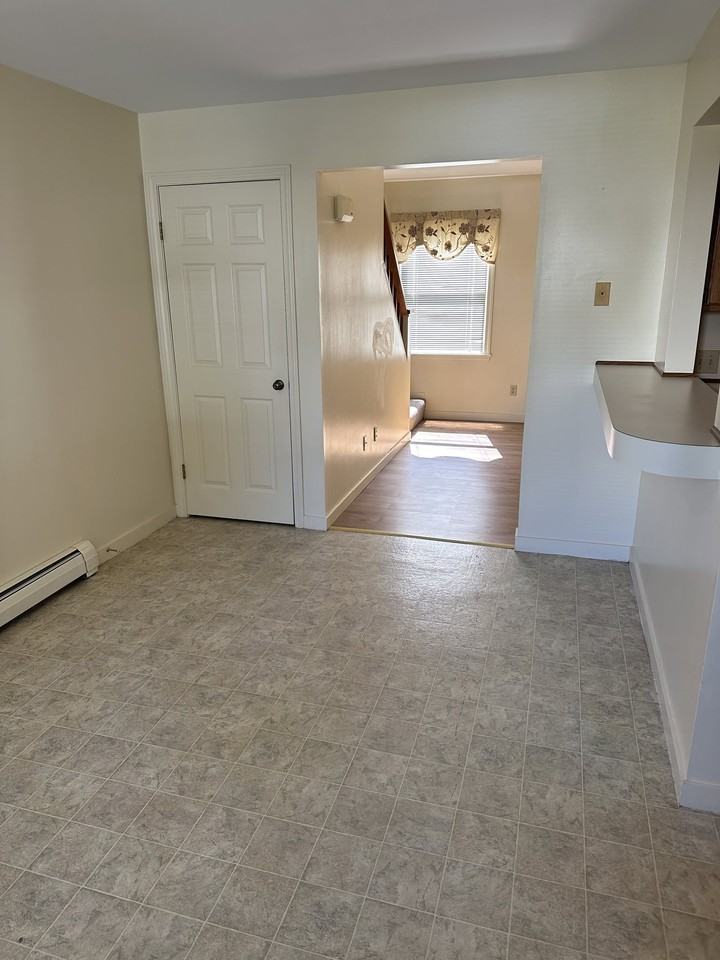 22 River City Dr #22B - Photo 4 of 11