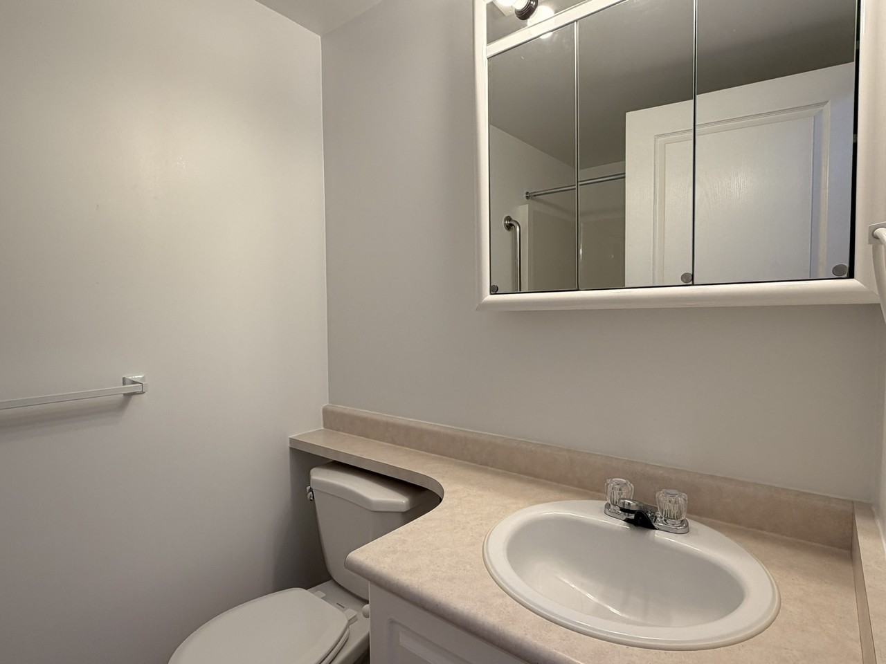 4675 - 4675 Ontario Avenue #114 - Photo 3 of 10