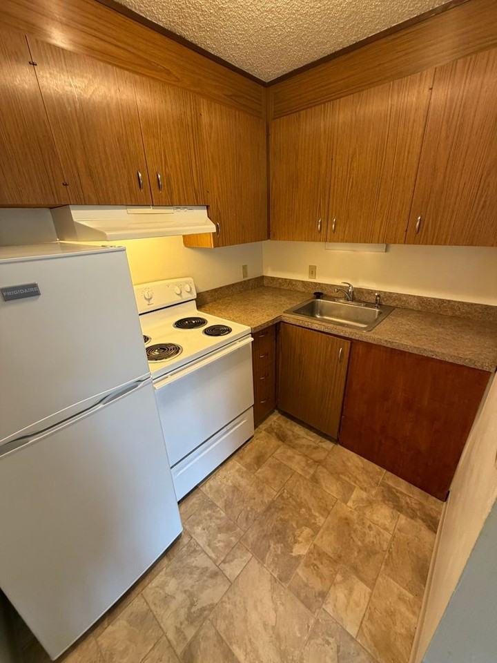 755 Nw 3rd St #24 - Photo 5 of 13
