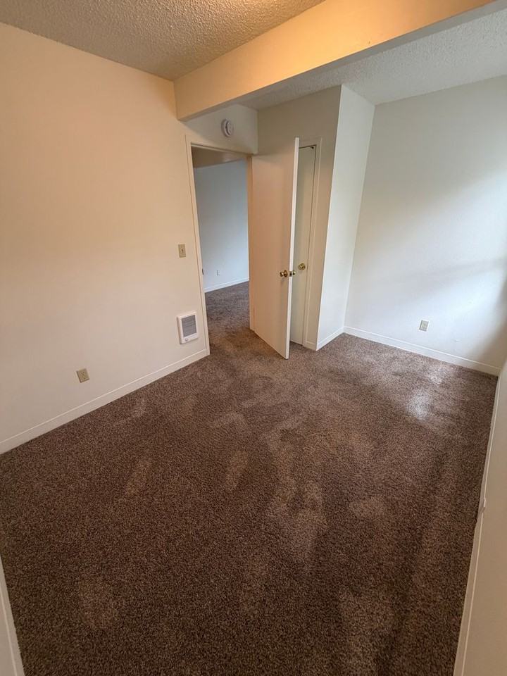755 Nw 3rd St #24 - Photo 7 of 13