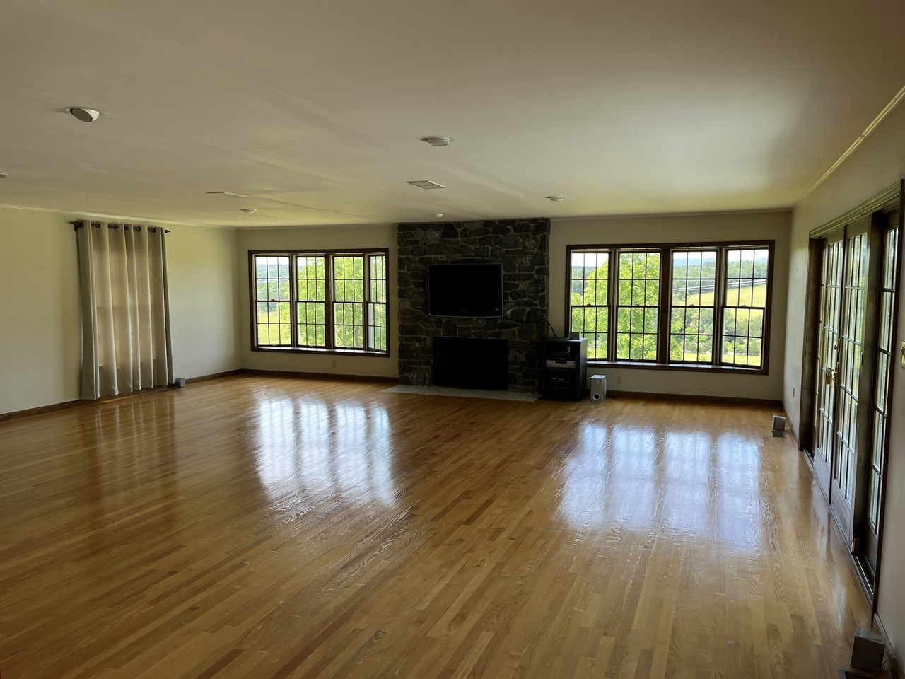 1281 Stony Hill Rd #1 - Photo 4 of 10
