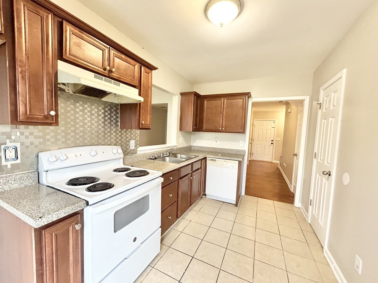 829 Store House CourtUnit A #A - Photo 4 of 13