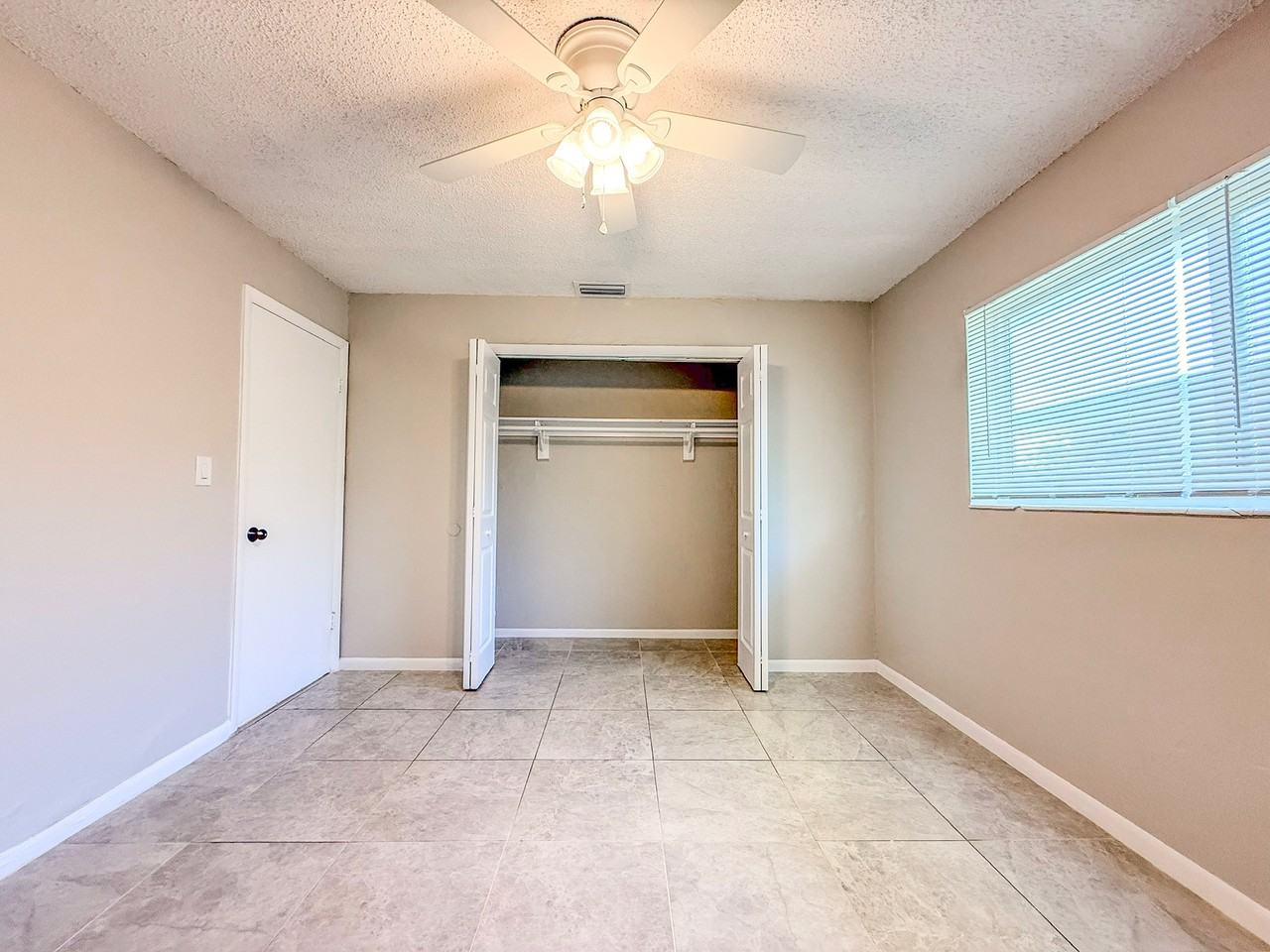 1025 Ne 17th Ave #1 - Photo 7 of 20