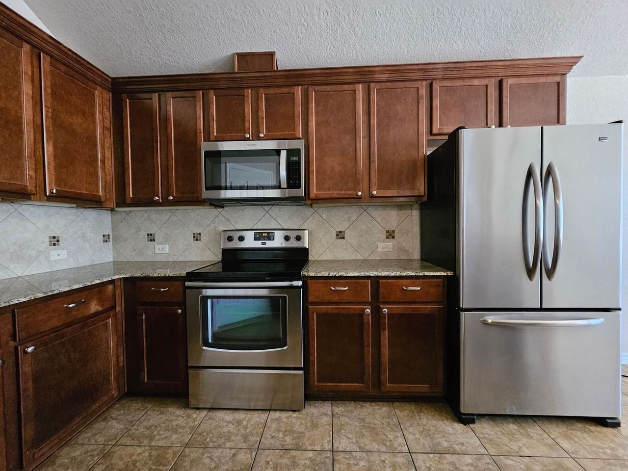 2704 Ancestor Dr - Photo 3 of 16