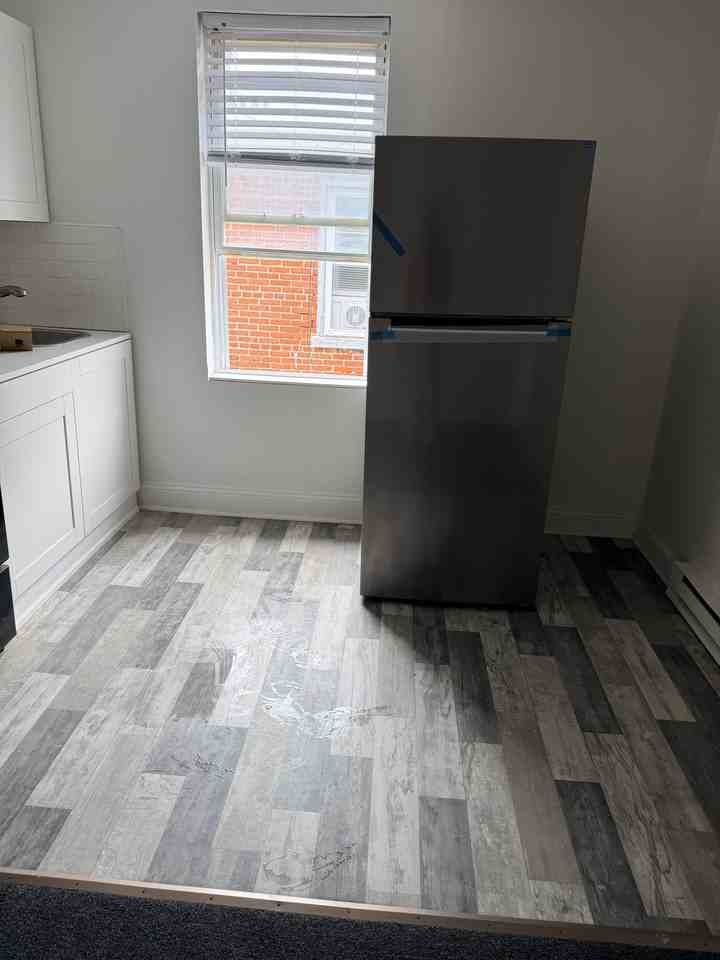 407 W 8th St #4 - Photo 7 of 7